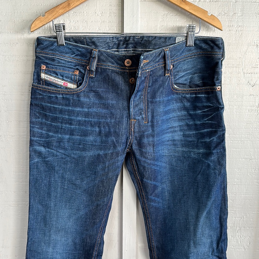 👖 DIESEL Dark-wash Denim